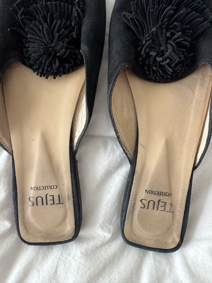 Damenschuhe: Mules TEJUS noires à pompons, Taille 40 - Chic – Gebraucht aus Genève von lejardindesvetements 2