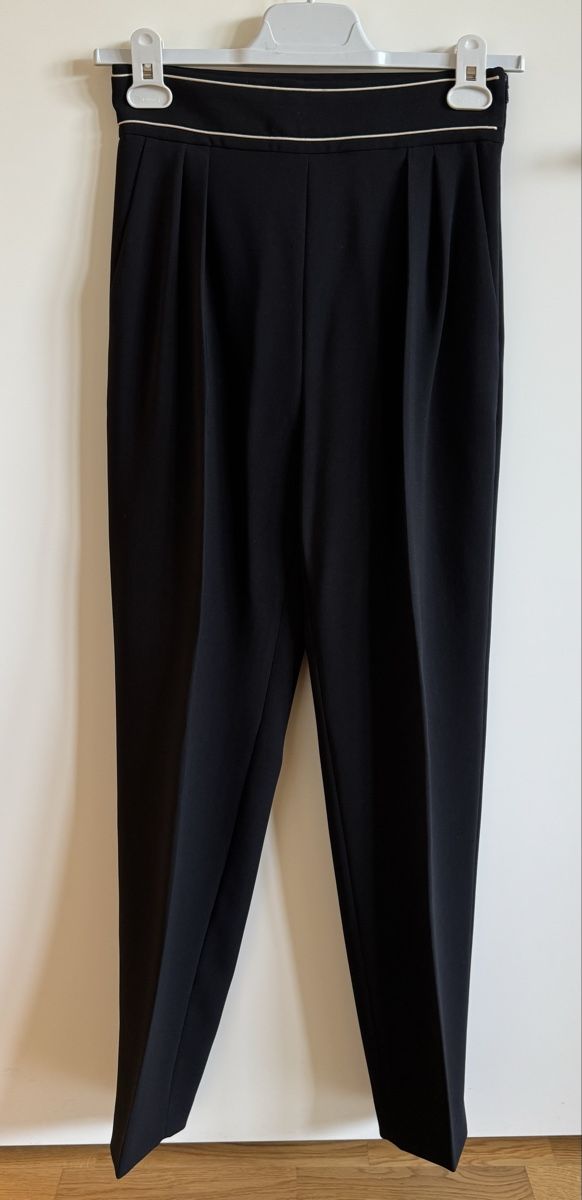 Max Mara Pantaloni: Pantalon Max Mara Pianoforte Noir, T.34 – Nuovo (secondo la descrizione) da Morges venduto da sandy069