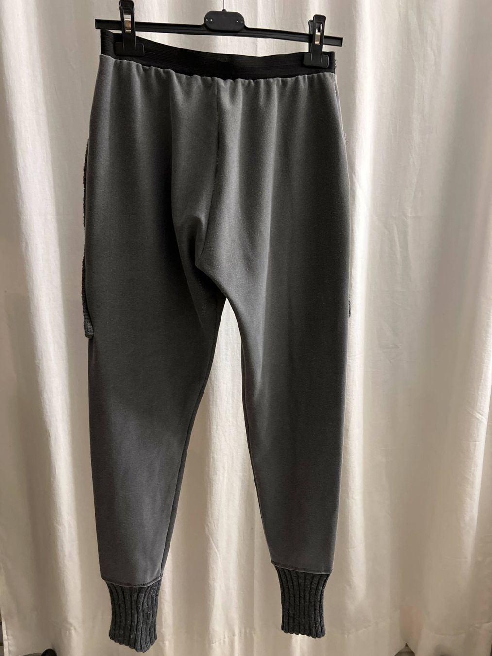 Hosen: Graue Jogging Stoff Hose mit Strickdetails, Gr. S / M – Neu (gemäss Beschreibung) aus Sarmenstorf von taosun2 2