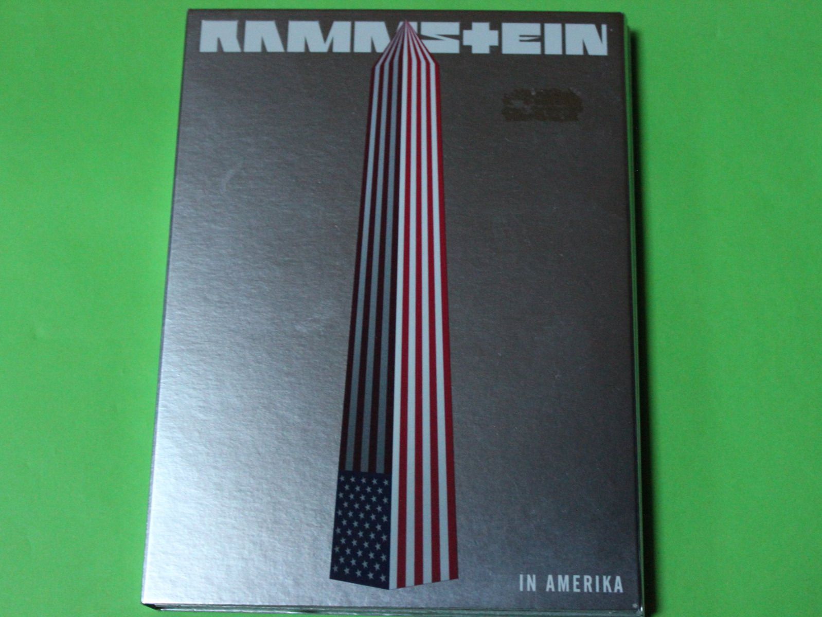 Tutti i DVDs: RAMMSTEIN IN AMERIKA 2DVD vergriffen – Usato da Tübach venduto da JamesStone 1