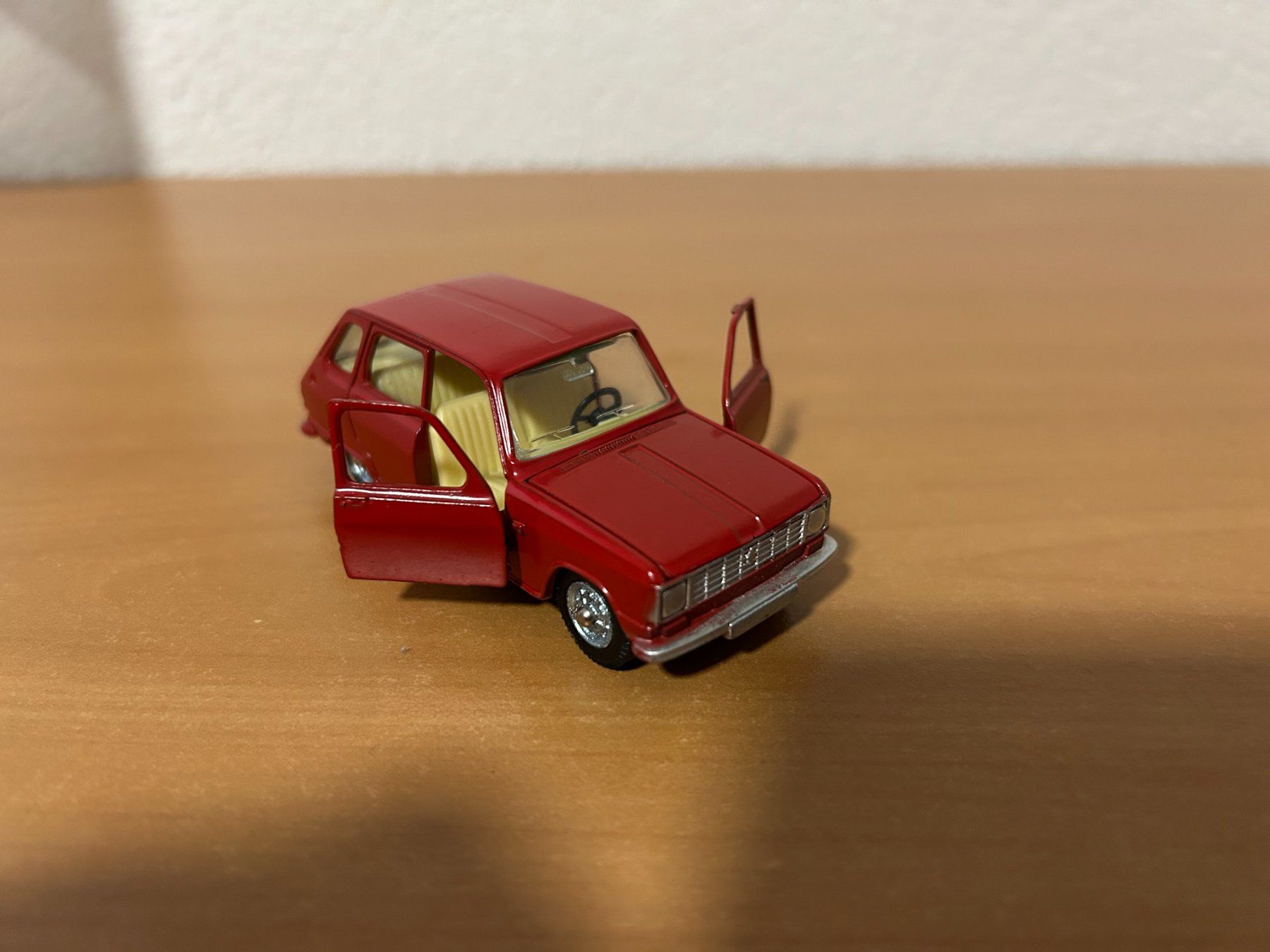 Renault Modellautos: Renault 6 1:43 Pilen – Gebraucht aus Schafisheim von Ducati57 7