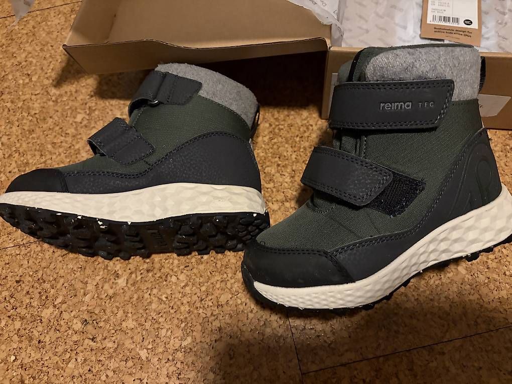 Chaussures garçon: Reima tec gr.27 – D'occasion à Giubiasco par sc-77 3