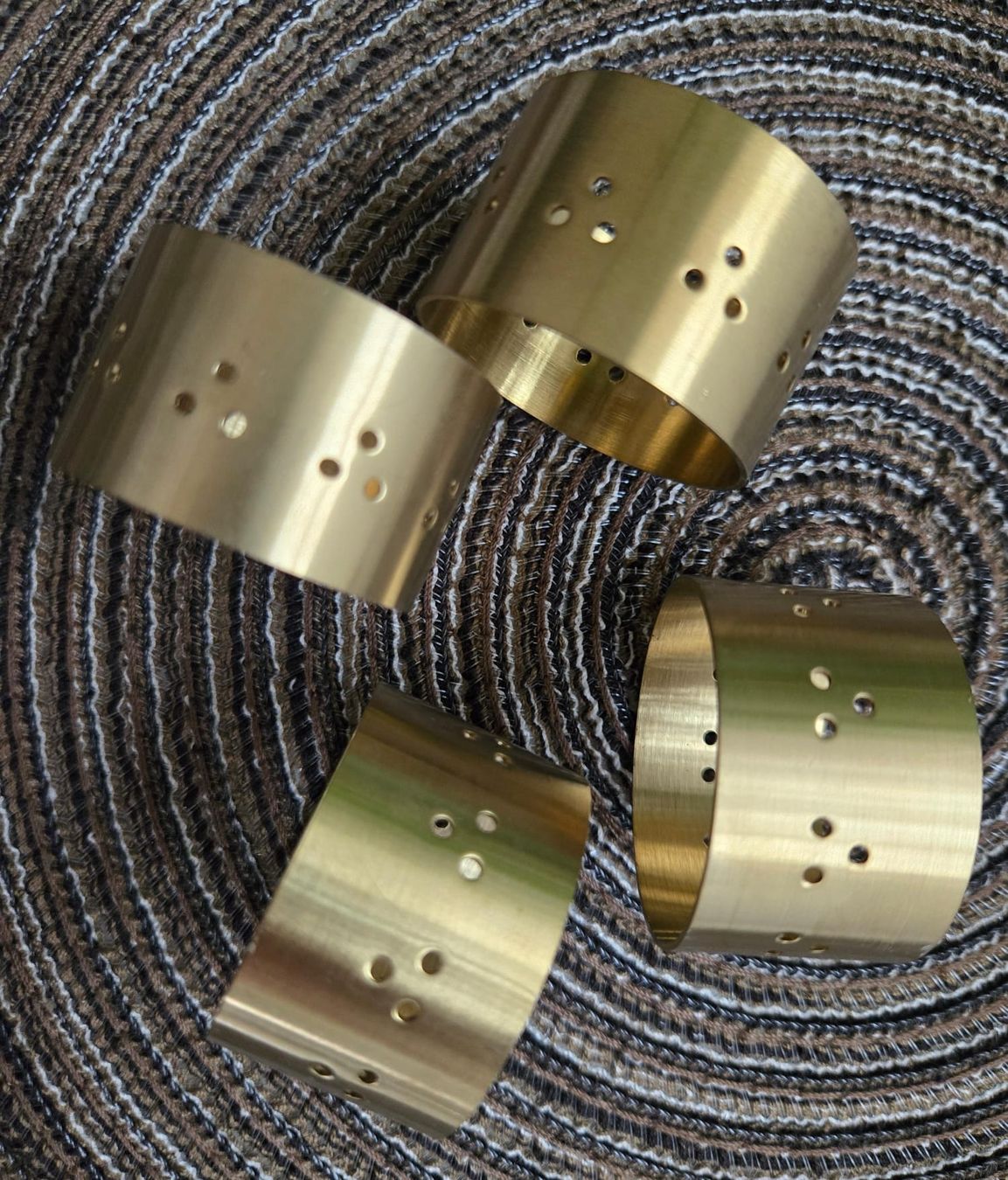 Altro in Decorazioni & Accessori: 4x Messingserviettenringe, neuwertig – Usato da Rheinsulz venduto da Dred 1