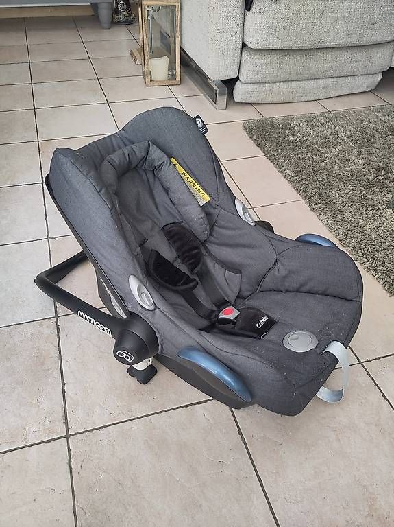 Seggiolini per auto: Siège voiture pour bébé Maxi-Cosi – Usato da Chavannes-près-Renens venduto da Schnider 1