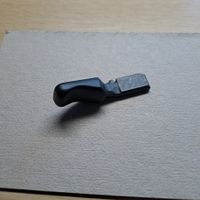Ladegriff zu Sturmgewehr 90