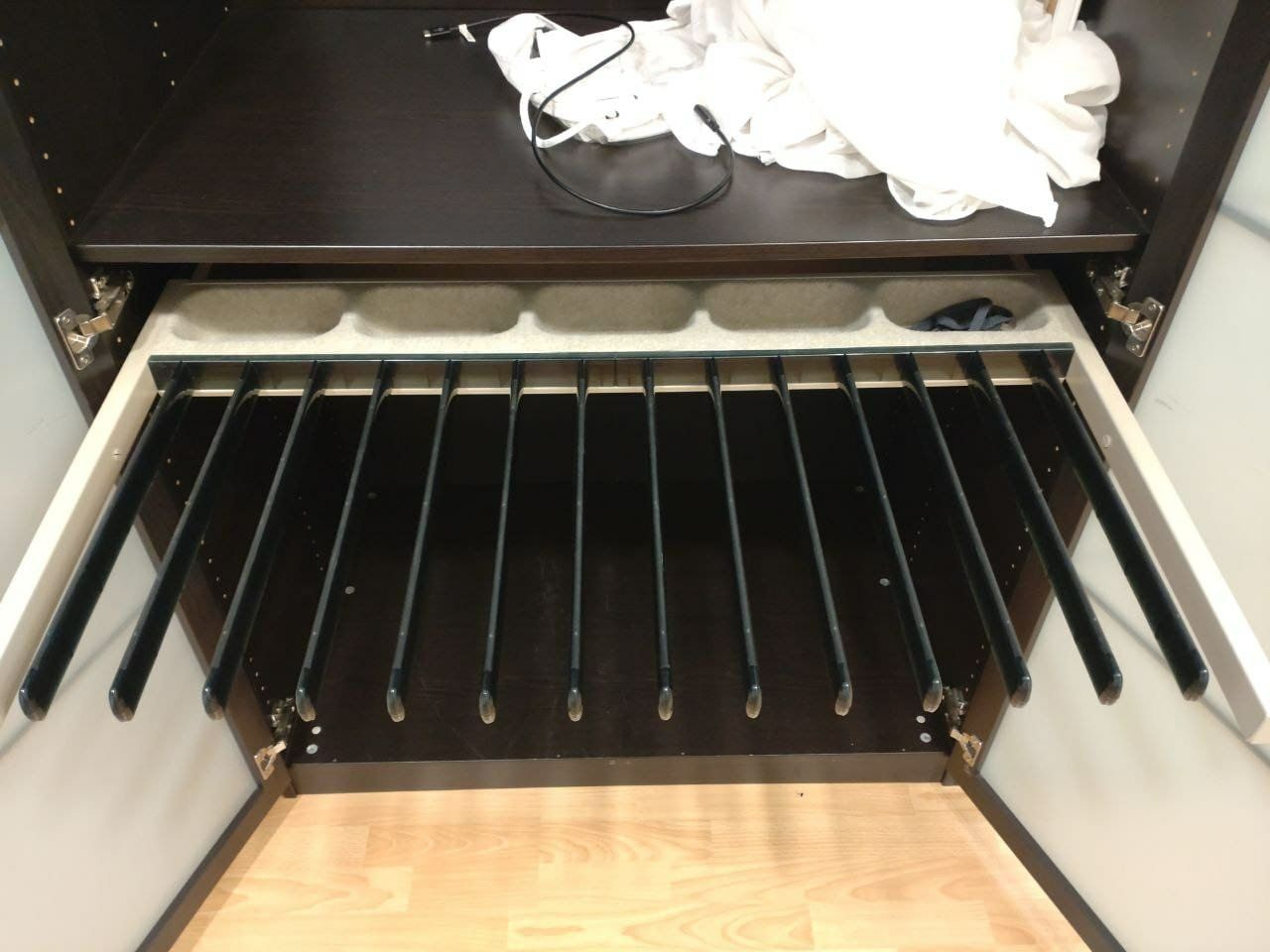 Ikea Armadi: Kleiderschrank Pax Ikea mit Glastüren – Usato da Zürich venduto da taloswow 3