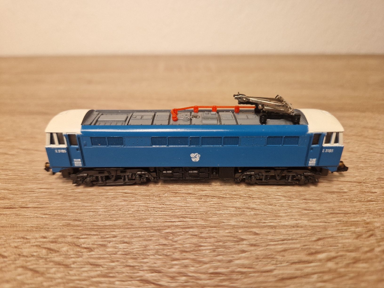 Lima Modellini di ferrovie: Lima N E-Lok E3185 – Difettoso da St-Aubin-Sauges venduto da tantome