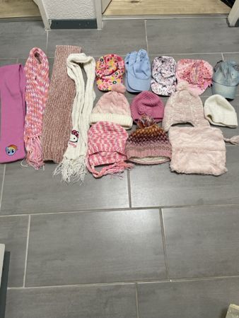 Grosses Winter-Set: Mützen und Schals für Mädchen