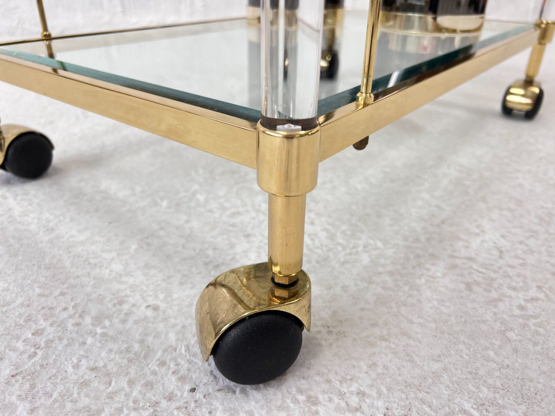 Tische: Vintage Plexi Barwagen, Beistelltisch – Gebraucht aus Walzenhausen von stilvollwohnen 7