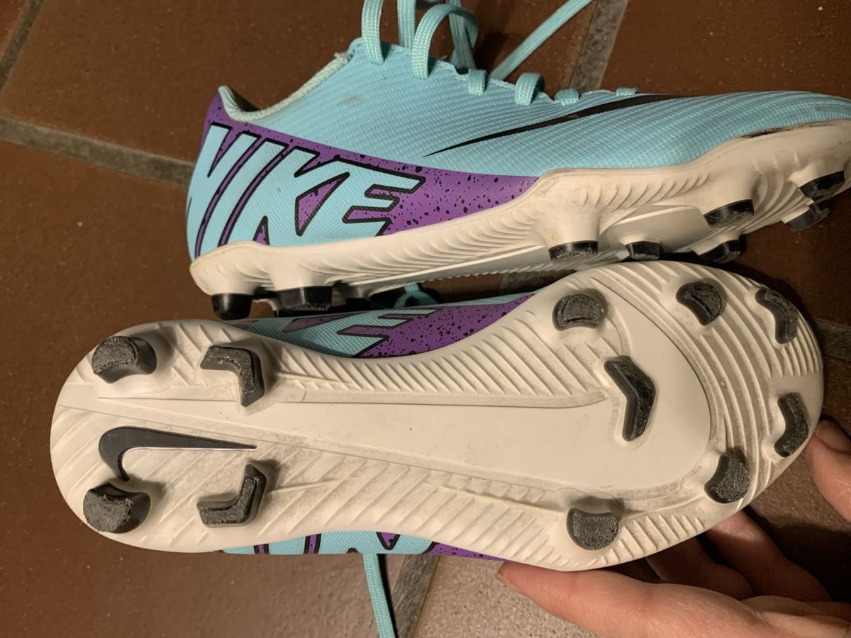 Nike Scarpe da uomo: Nike Fussballschuhe 32 – Usato da Küttigen venduto da osiamo 1