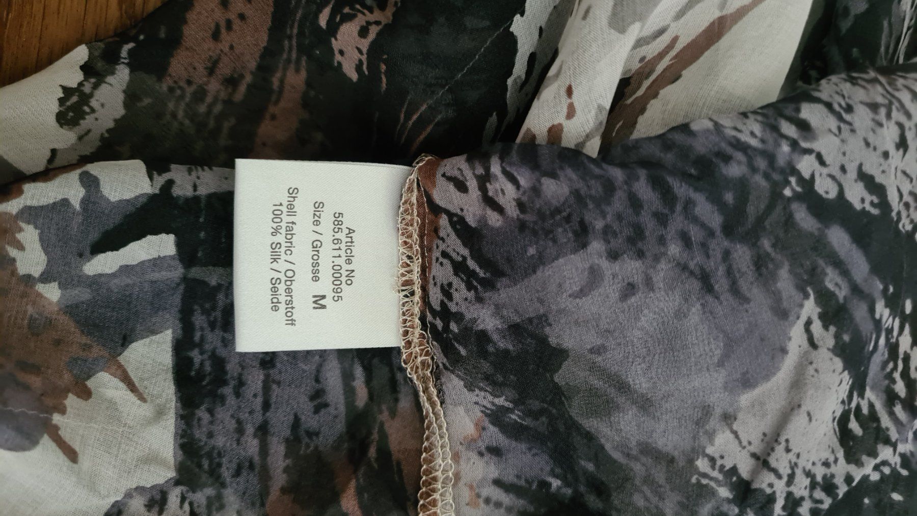 Navyboot Tuniche: NAVYBOOT - 100% Seide, Tunika Bluse, abstrakte Muster, Gr M – Usato da Jona venduto da hen_7fyc 4