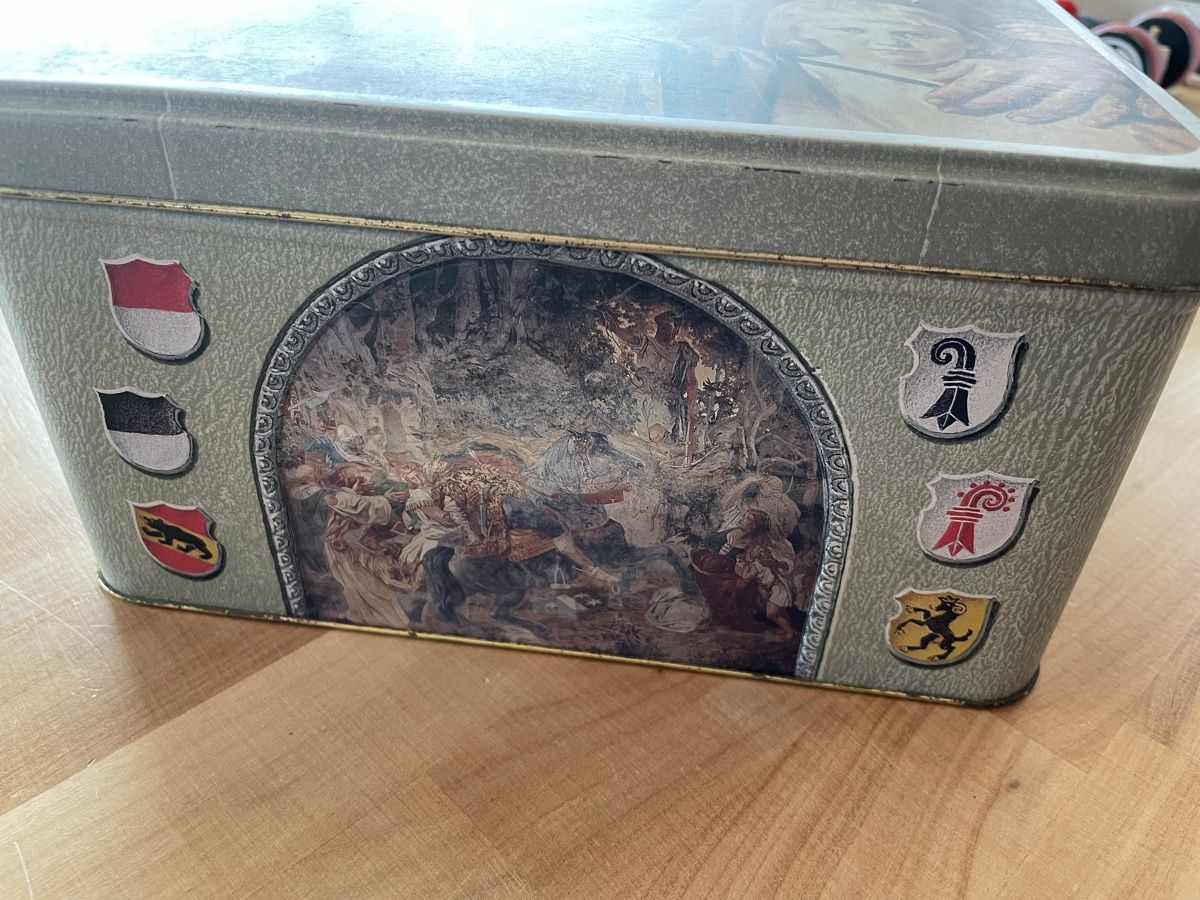 Tutte le decorazioni: grosse Blechdose mit Willhelm Tell Motiv – Usato da Rümlang venduto da euqinom16 1