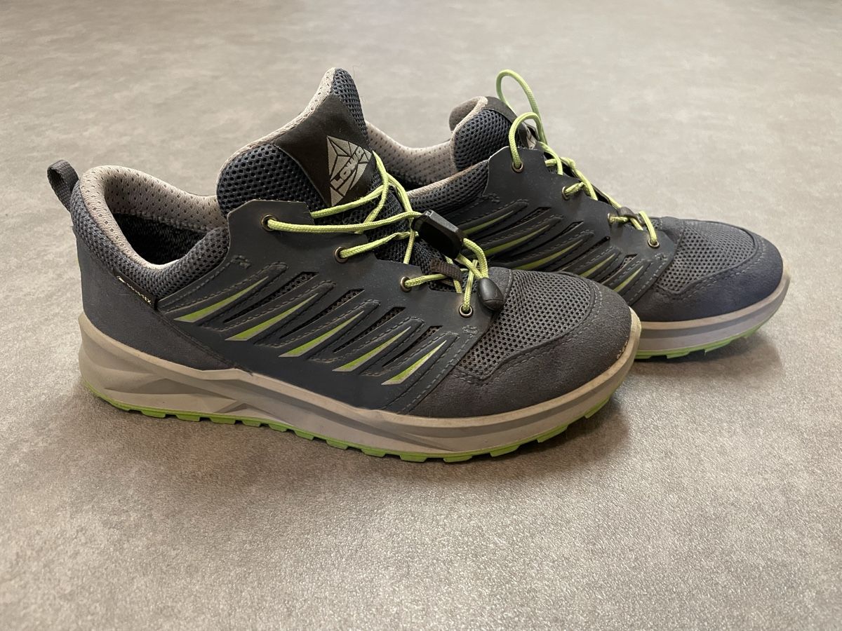 Lowa Scarpe da uomo: Lowa Trekkingschuh Gr. 35 – Usato da Luzern venduto da airela 1