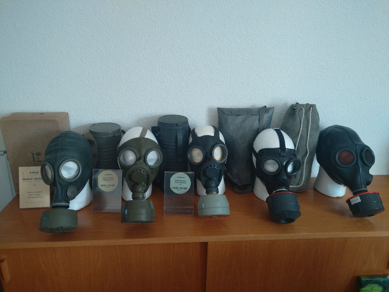 Schweizer Armee Uniformen: Zivil Gasmaskensammlung Schweiz – Gebraucht aus Niederönz von Vgt22