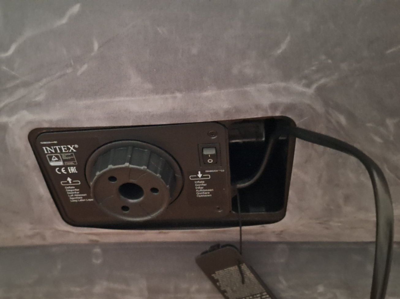 Materassi: MATRATZE elektrisch aufblasbar 190x96x45 cm – Usato da Kloten venduto da rerosa01 3