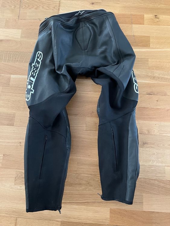 Alpinestars Costumes: Alpinestars Lederkombi 2-Teiler (Gr.54) mit Rückenprotektor – D'occasion à Stäfa par PatrickOO7 7