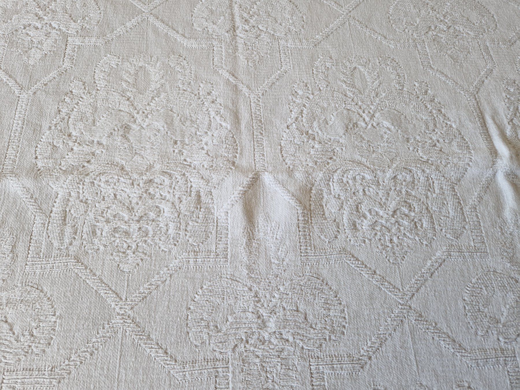 Altra biancheria da tavola: Weisse  Tischdecke mit Fransen 140x160cm – Usato da Bern venduto da Antikbatik 7