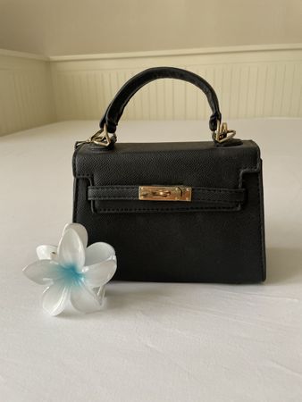 Sac à main noir élégant - Parfait pour l'été!