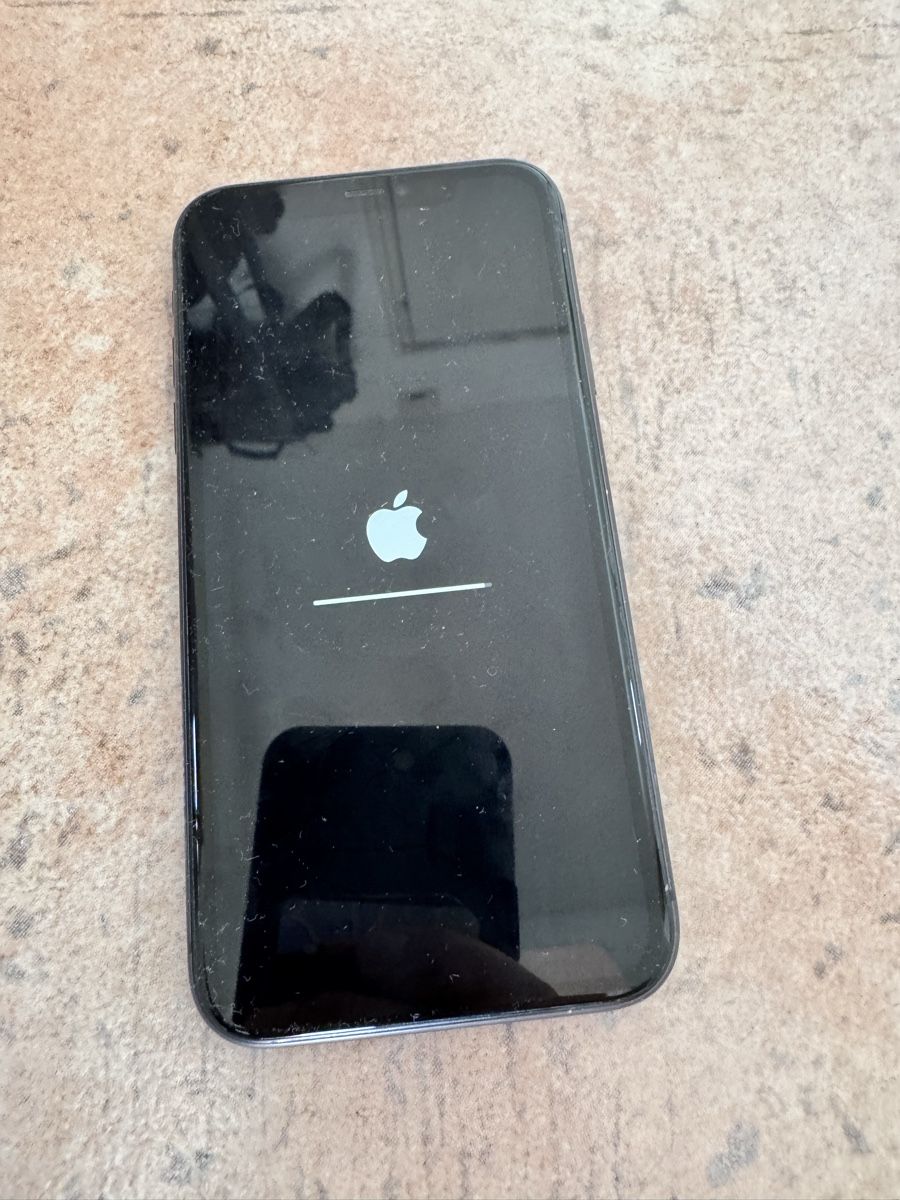 Apple Portables: Apple iPhone 11 Smartphone Black – D'occasion à Zürich par jes_2wyq 2