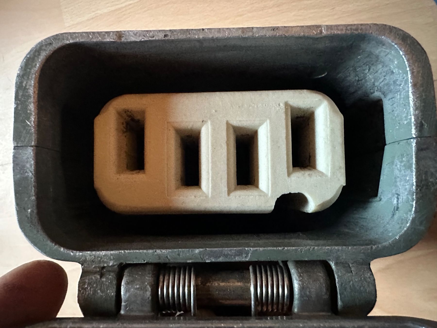 Spine: J 75/4 Polige Wanddose Stromdose – Usato da Huttwil venduto da Bolpa 3