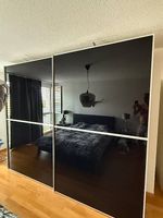 Kleiderschrank Hülsta Schwarz mit Schiebetüren