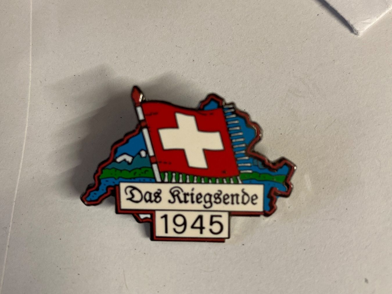 Placchette & Badge: Pin's - Suisse "Das Kriegsende 1945" – Usato da Le Brassus venduto da cinema13