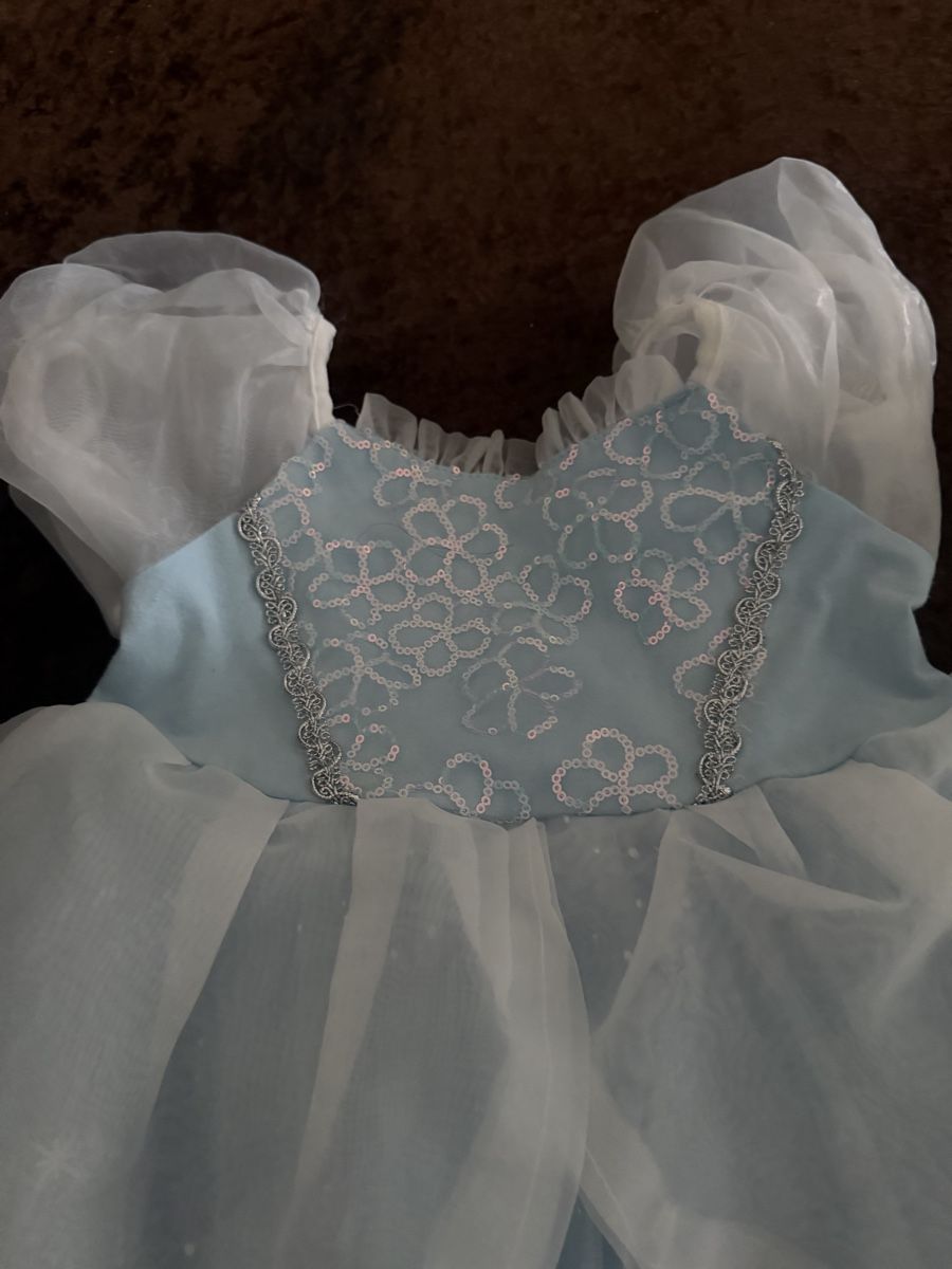 Costumes: Kinderkleid Cinderella Grösse 110 – D'occasion à Wangen b. Olten par Sarina93881621 1