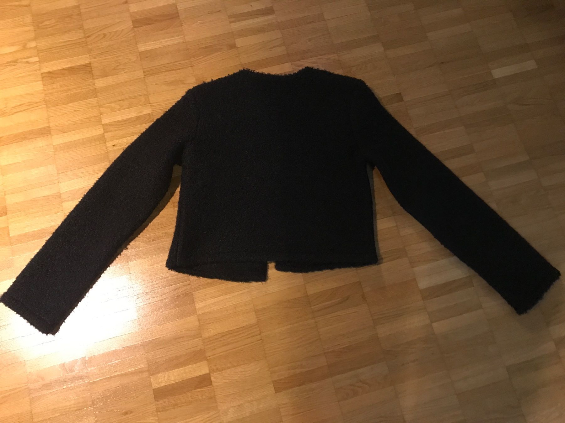 H&M Giacche: Flauschiges schwarzes Jäckli Gr XS – Nuovo (secondo la descrizione) da St. Margrethen SG venduto da kellenbh 3