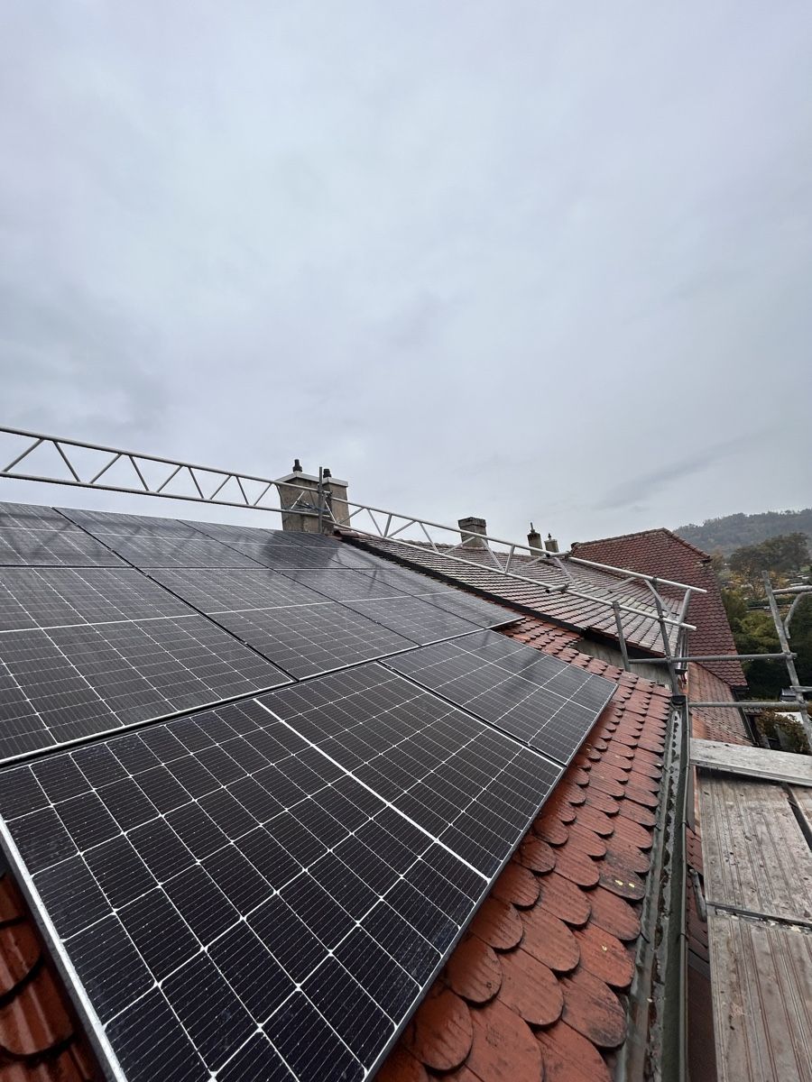Dispositivi a energia solare: Pv-Anlagen - Wärmepumpen – Nuovo e nell'imballaggio originale da Bern venduto da creativyves 3