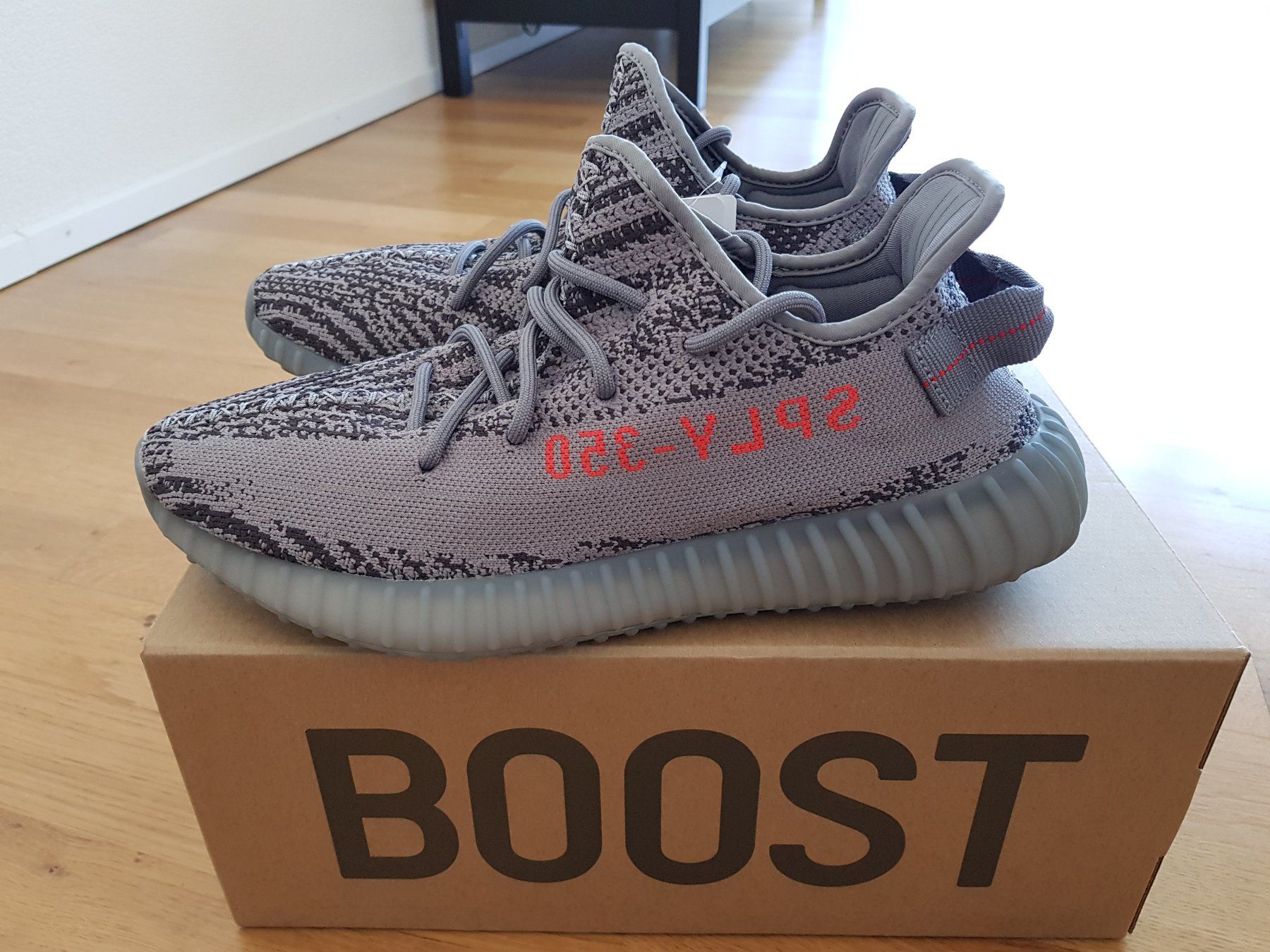 Adidas Scarpe da uomo: Adidas Yeezy Boost 350 V2 Beluga 2.0 – Nuovo e nell'imballaggio originale da Gross venduto da Lybeat