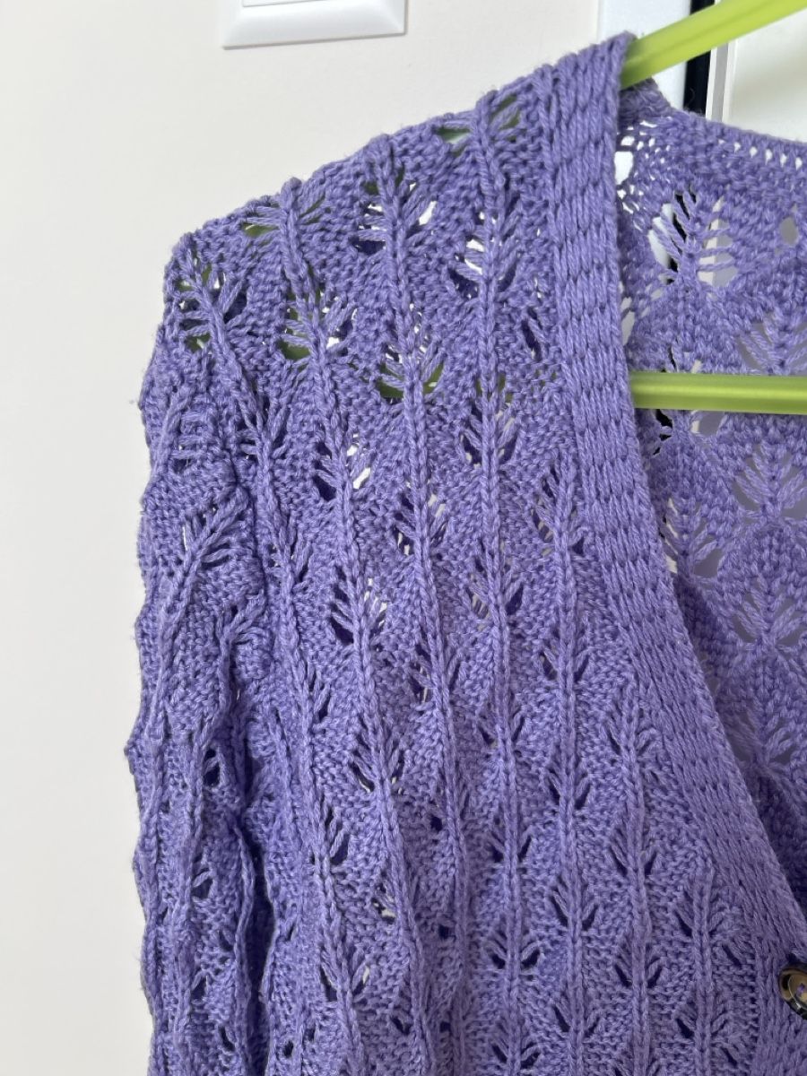 Giacche: Feine Strickjacke in Lila, Grösse S/M – Usato da Birmenstorf AG venduto da Reninata 1