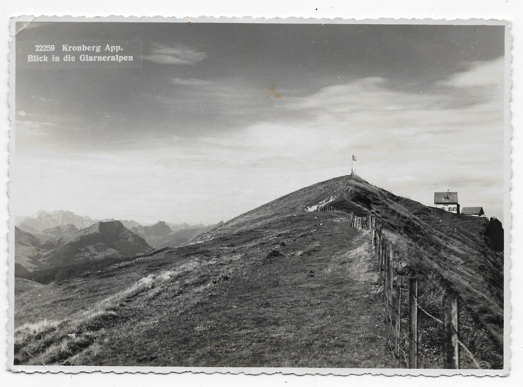 Cartoline postali: Kronberg mit Blick in die Glarner-Alpen – Usato da Hefenhofen venduto da Richsalz