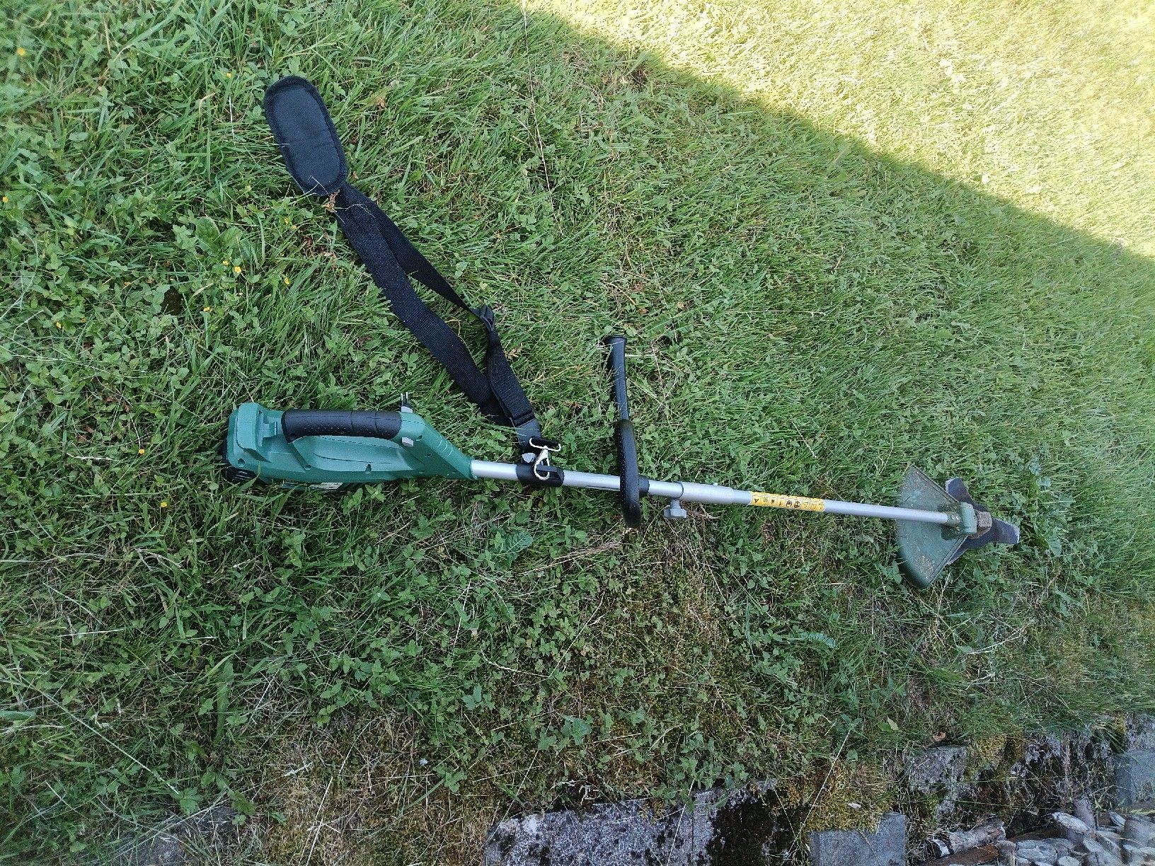 Bosch Rasenmäher: Bosch Trimmer – Gebraucht aus Schönengrund von koli21