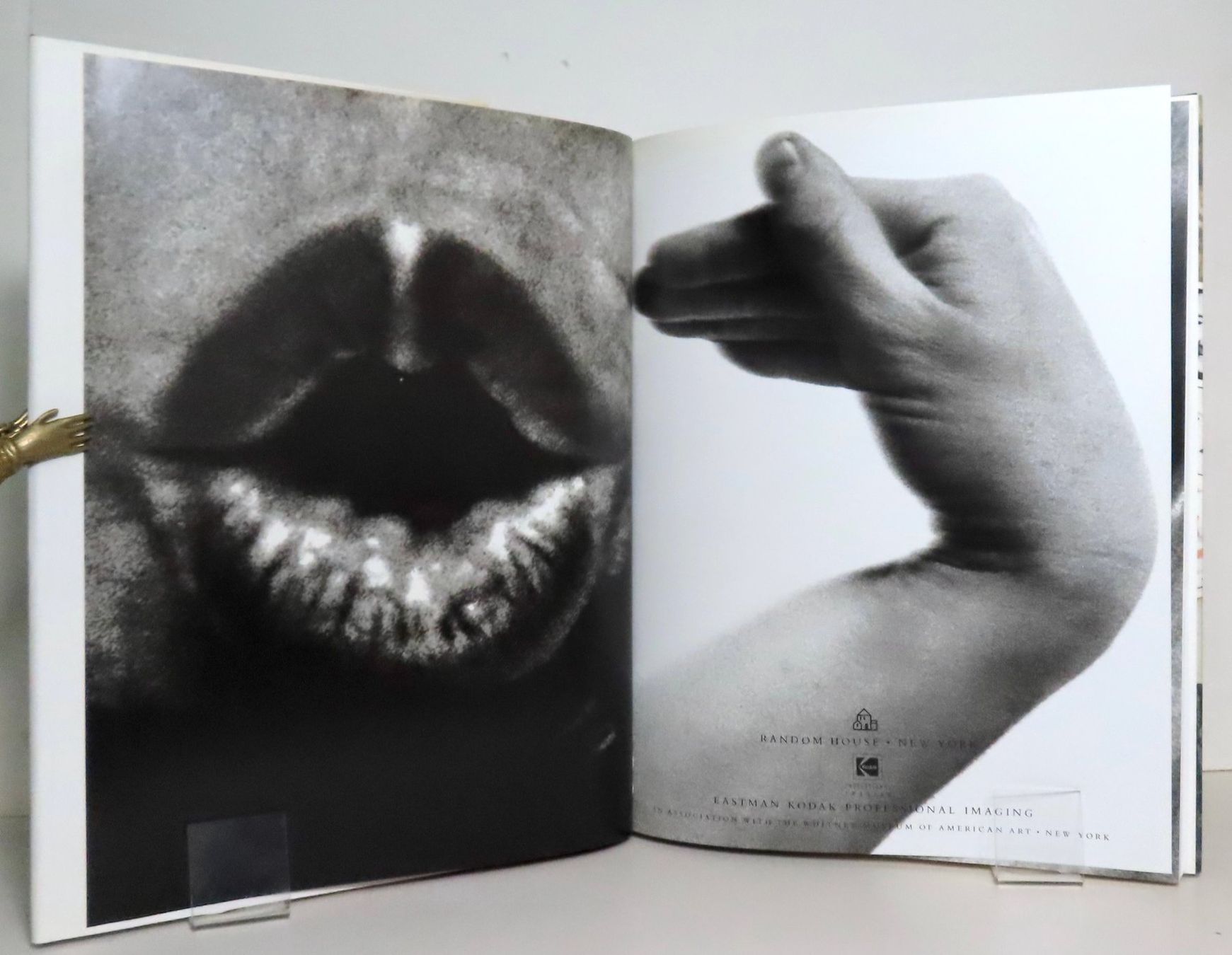Livres: Richard Avedon - Evidence 1944-1994 – D'occasion à Le Locle par LibrairieLaBergerie 1