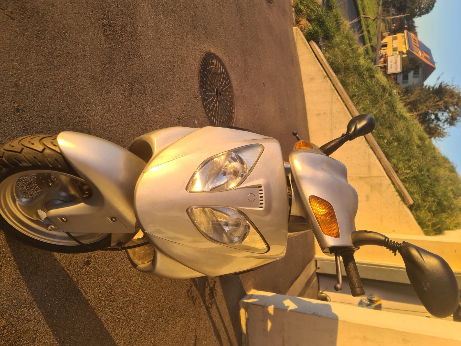 Daelim Scooter: Daelim Roller 125    nie eingelöst  32 km – Nuovo (secondo la descrizione) da Worb venduto da Werich 1