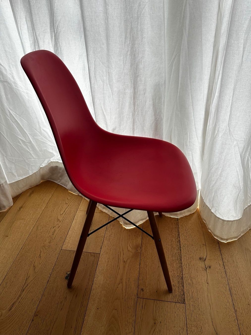 Vitra Stühle: VITRA - Eames Plastic Side Chair DSW Poppy Red – Gebraucht aus Zürich von lui_nn69 1