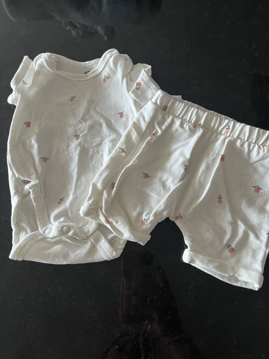H&M Kleiderpakete & -sets: H&M Set Gr. 50 - Neu Baumwolle – Neu (gemäss Beschreibung) aus Zollikerberg von LLV 2
