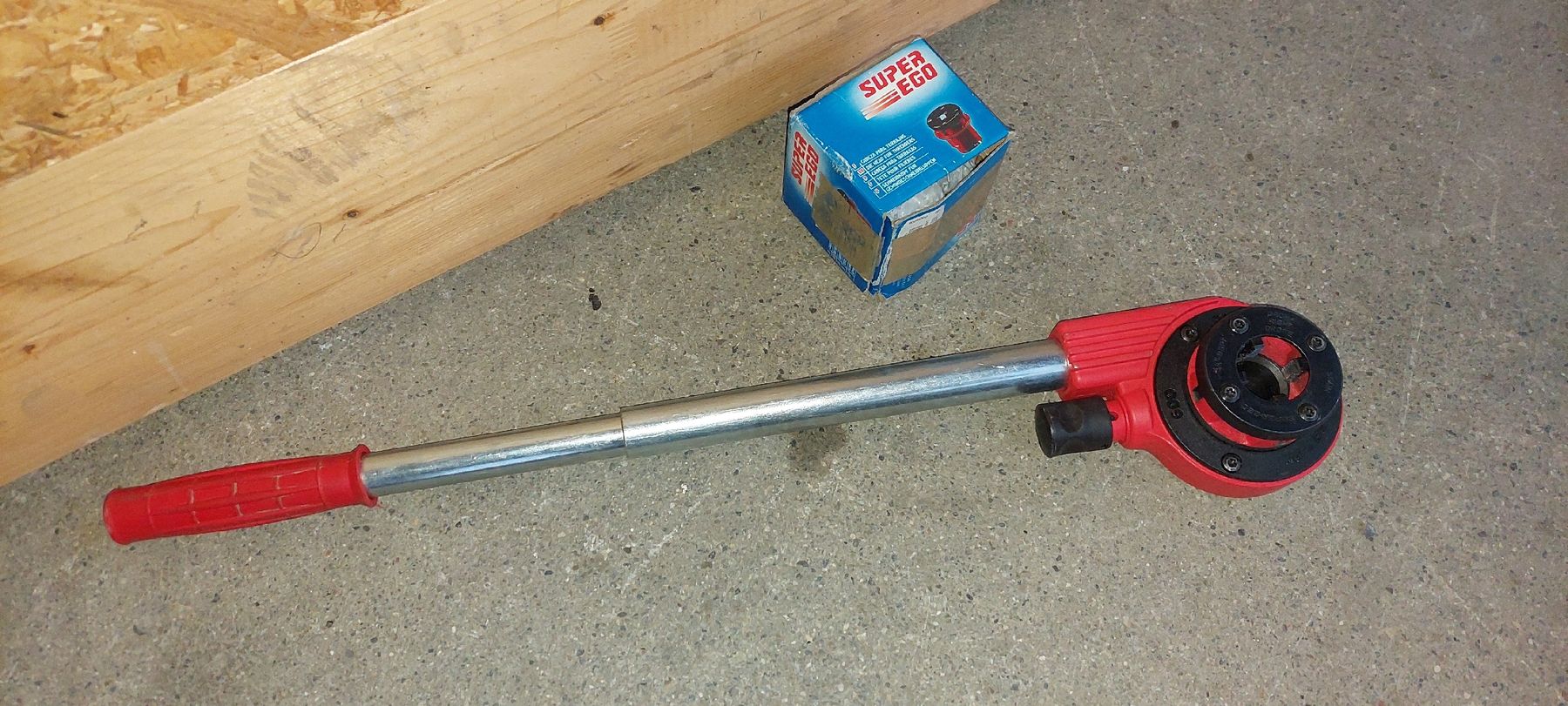 Super-ego Alle Werkzeuge: SUPER-EGO Gewindeschneider 600 mit Ratsche ,Neuwertig – Gebraucht aus Niederuzwil von peter. 2