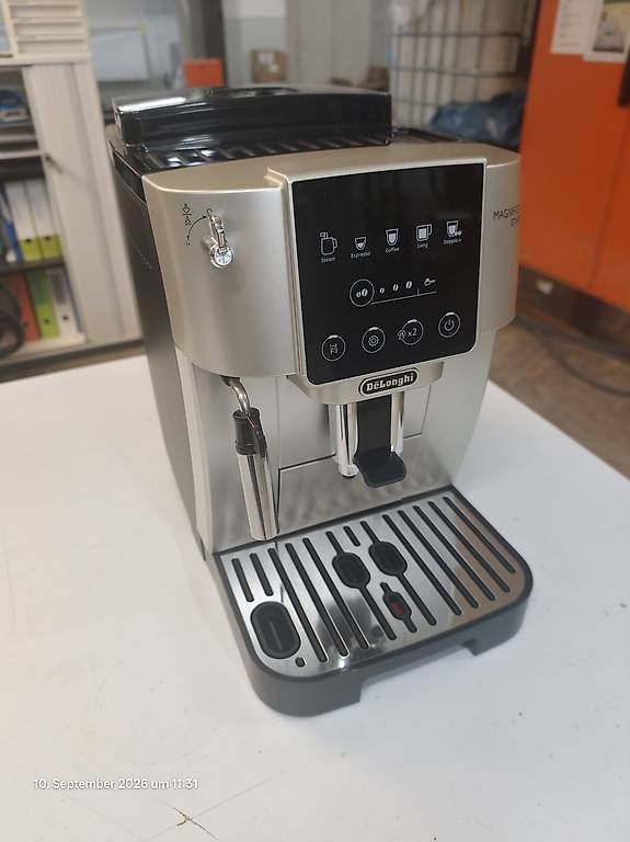 De'Longhi Macchine per caffè & Macchine per espresso: De Longhi Magnifica Start – Usato da Küssnacht am Rigi venduto da Arihar
