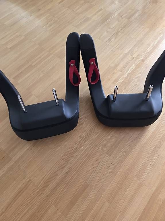 Volkswagen Tutti pezzi di ricambio auto: 2x Kinder Kopfstützen VW/Seat – Usato da Spreitenbach venduto da Brm4