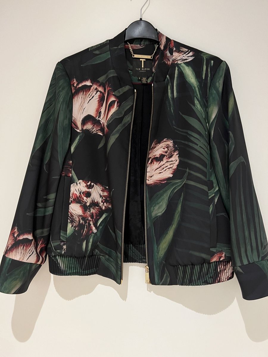 Ted Baker Giacche: Jäckli Ted Baker Gr 2 – Usato da schaan venduto da Ak9jg8 2