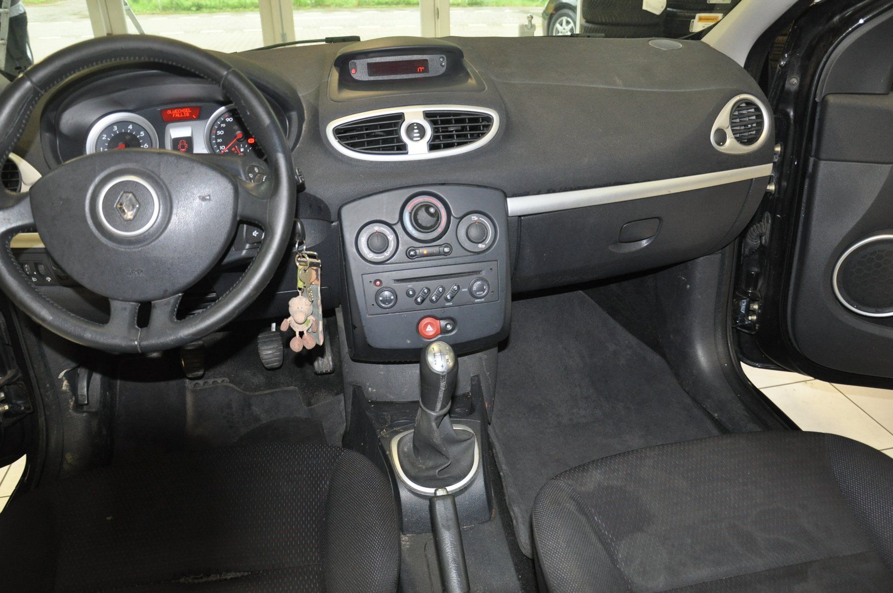 Renault Autos: Schnäppchen ab 1.- Renault Clio 1.6 16V – Gebraucht aus Tecknau von Garage_St.Buser 5