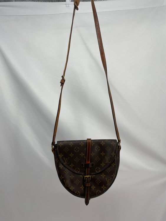 LOUIS VUITTON petit sac en cuir 1