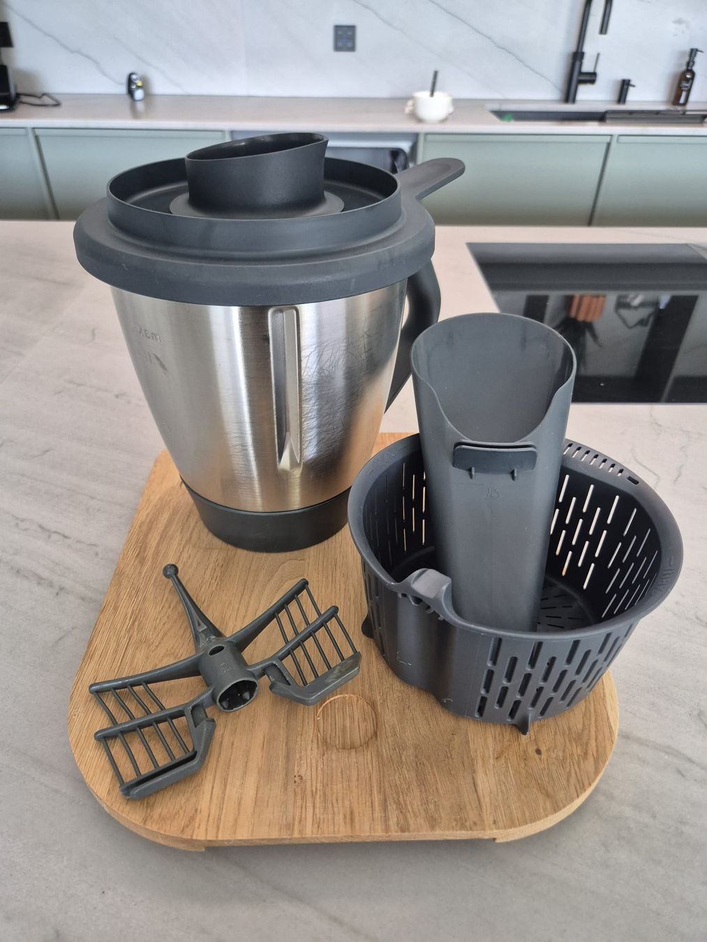 Thermomix Küchengeräte: TM 5 Topf mit Zubehör  – Gebraucht aus Altnau von MRocky1