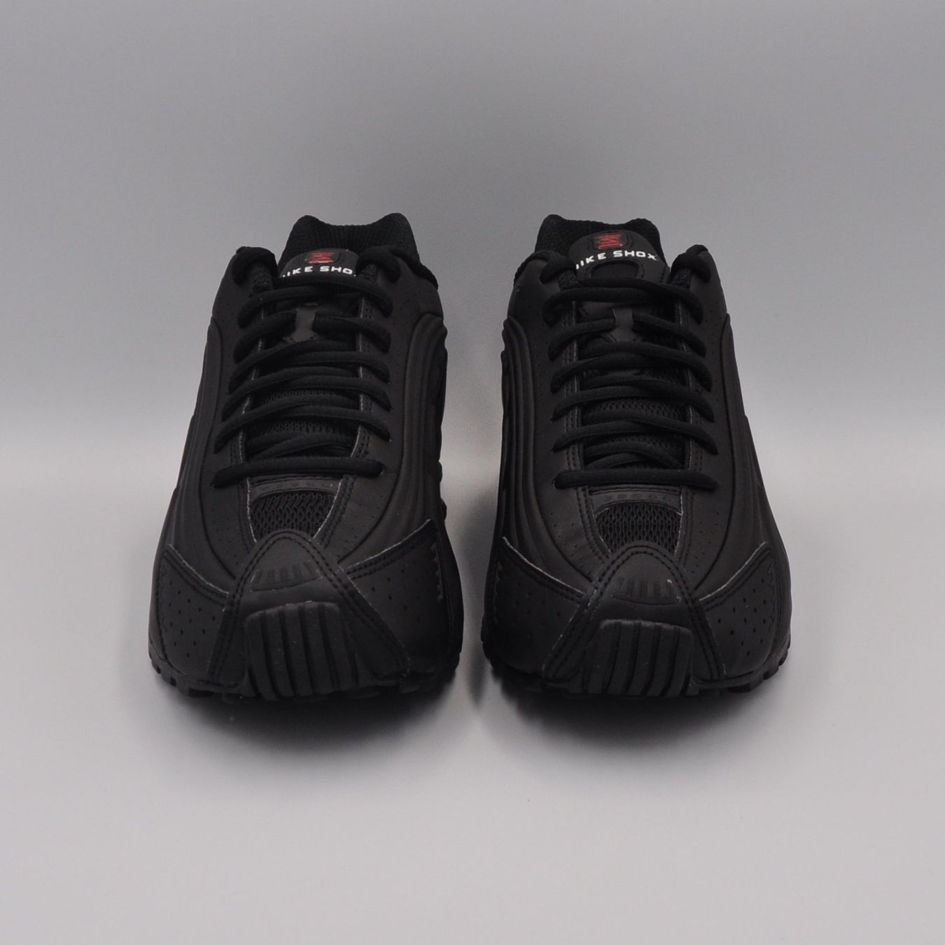Nike Herrenschuhe: Nike Shox R4 Black 38.5 – Neu und originalverpackt aus Bern von SneakerheavenLT 6