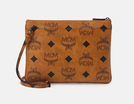 MCM AREN VISETOS FLAT POUCH MED - UMHÄNGETASCHE - COGNAC
