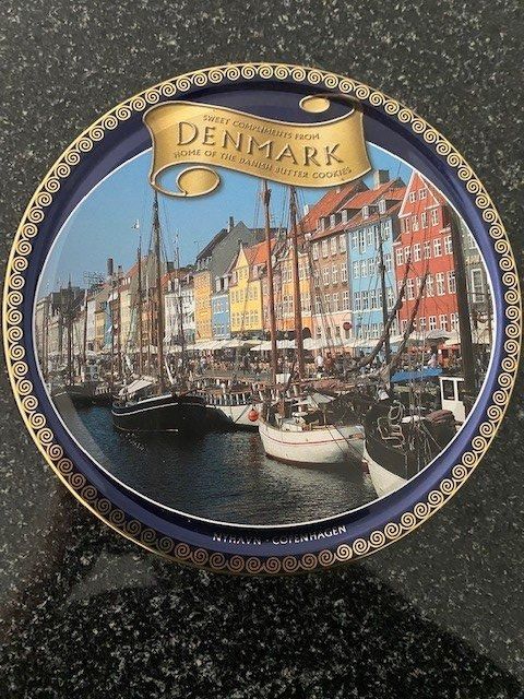 Behälter & Ähnliches: 2 Keksdosen aus Blech – Gebraucht aus Bätterkinden von Albera 1