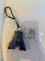 Porte-clés lettre A et petit personnage neuf