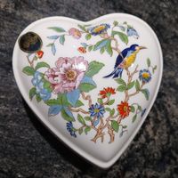 Wunderschöne Aynsley Bone China Herzdose–Kollektion Pembroke