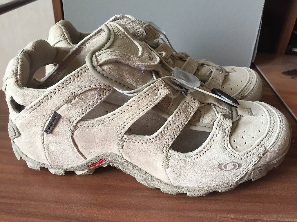 Scarpe da donna: Chaussures de marche Salomon neuves – Usato da Grand-Lancy venduto da paddydy